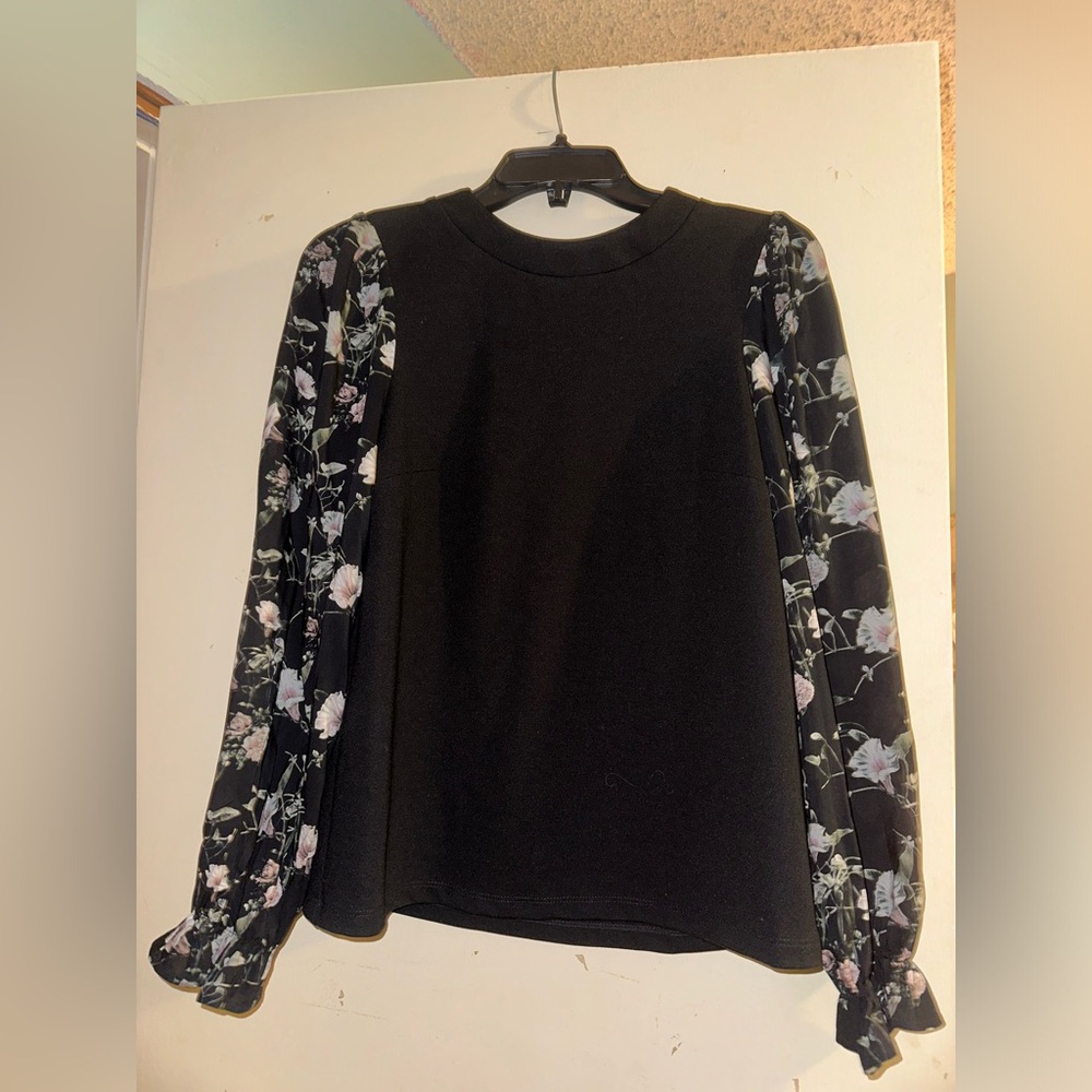 NWT Saint and Sofia long sleeve top